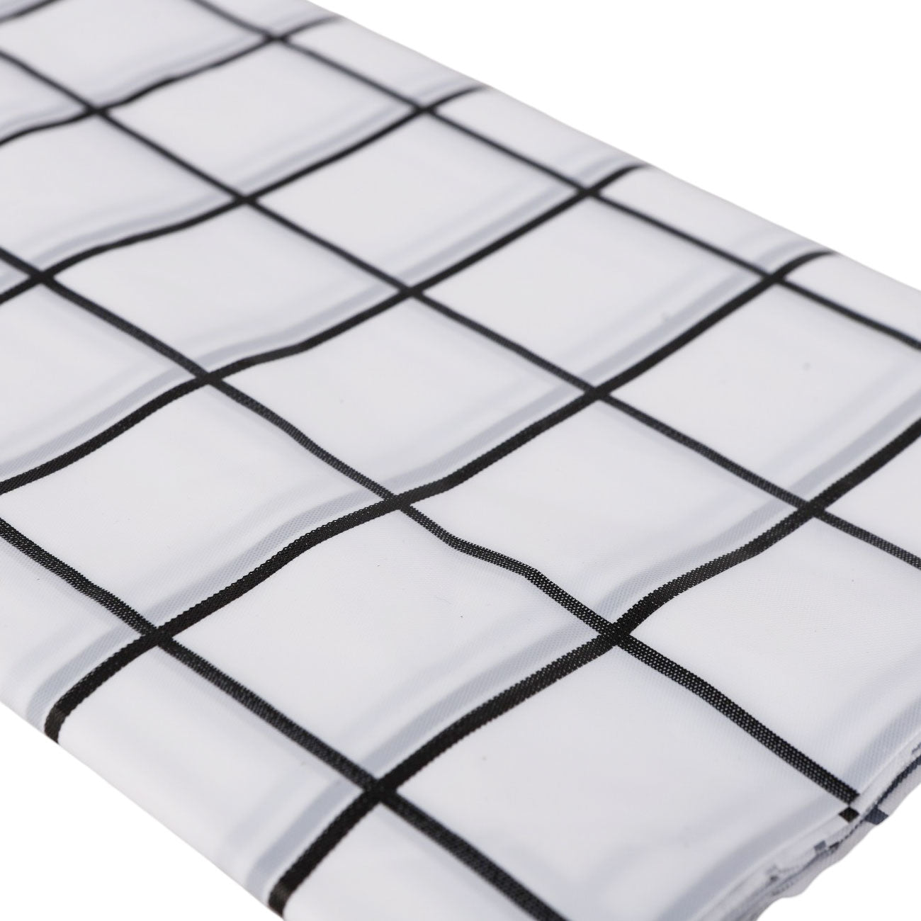 Small checkered tablecloth