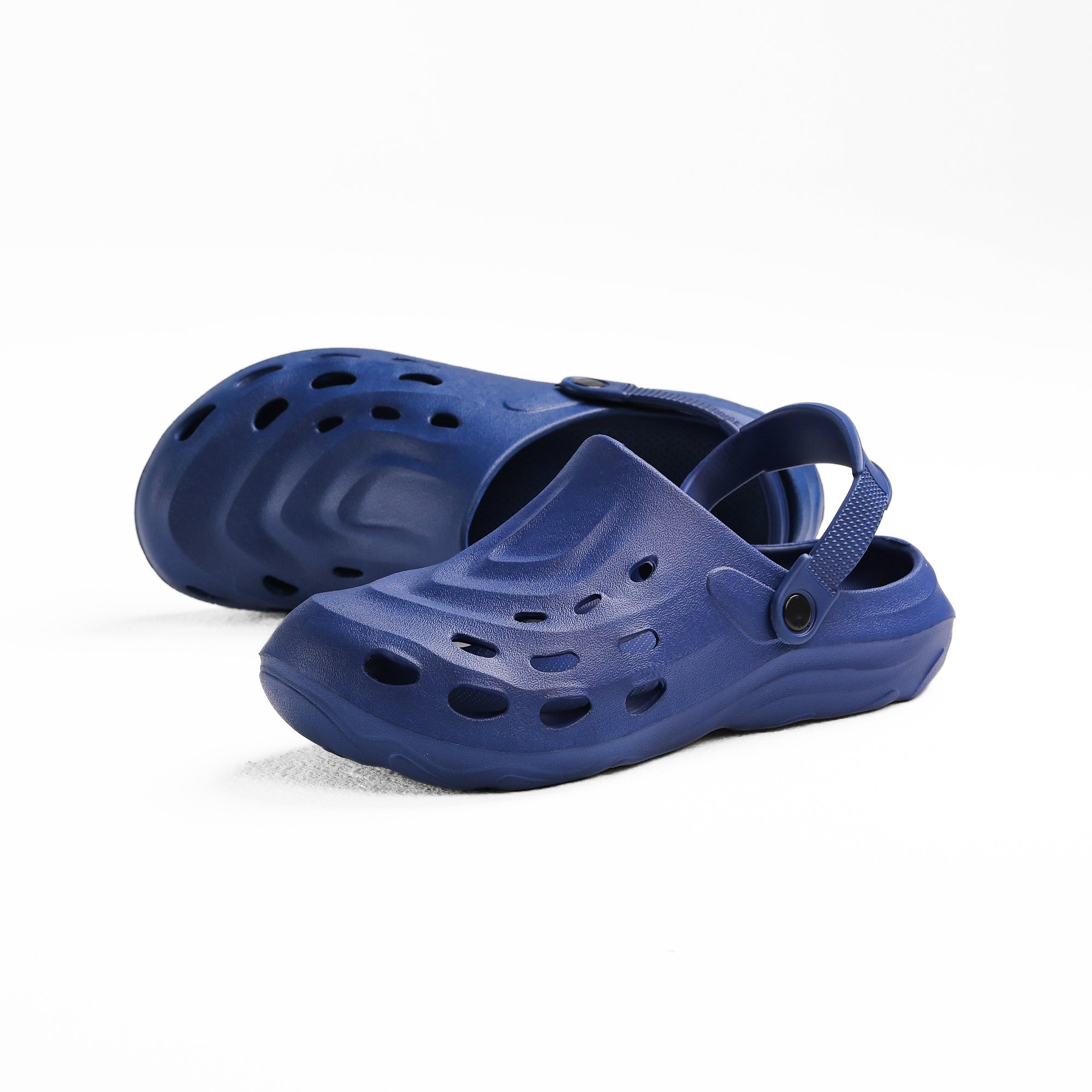 Navy Perforated Tank Clog - حذاء دبابة مثقب باللون البحري 