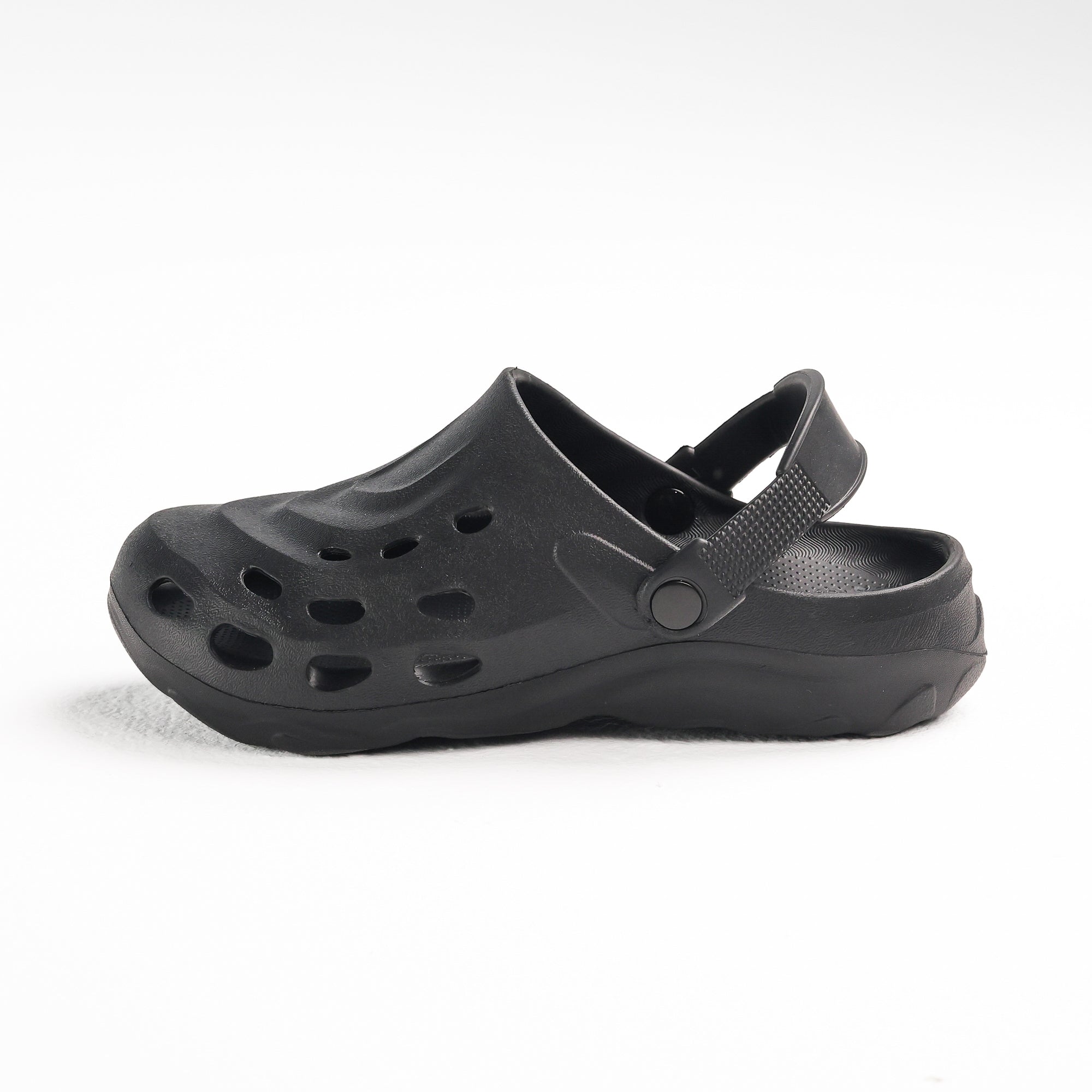 Black Perforated Tank Clog - سد خزان مثقب باللون الأسود 