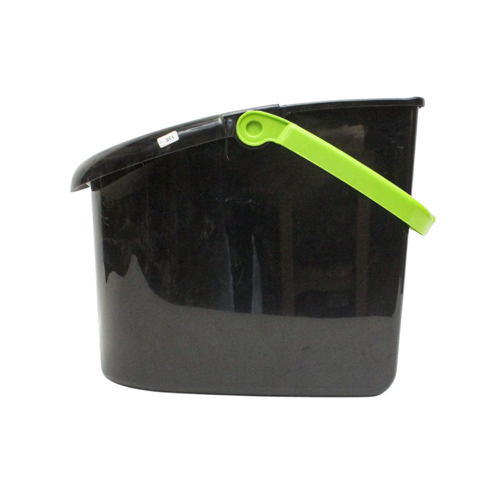Flash bucket with wheels from